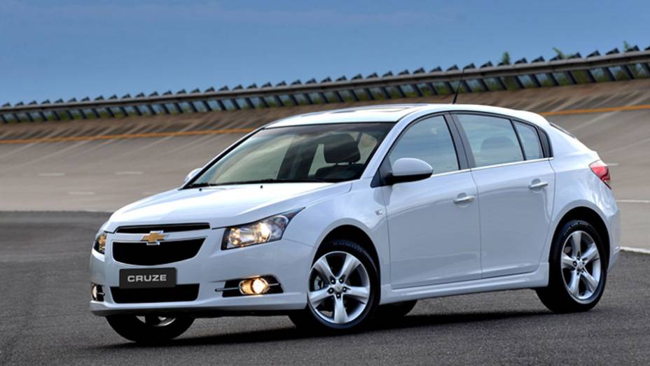 O nome Sport6 se deve ao c&acirc;mbio de seis marchas, oferecido nas op&ccedil;&otilde;es manual e autom&aacute;tica | <a href="https://beta-develop.quatrorodas.abril.com.br/carros/lancamentos/chevrolet-cruze-sport6-681589.shtml" rel="migration">Leia mais</a>