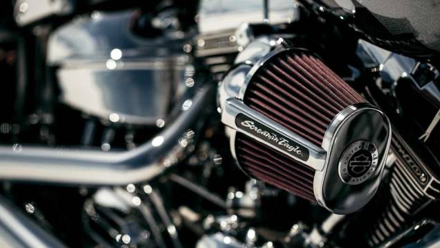 O filtro de ar Screaming Eagle é estilo Ventilator, otimizando o desempenho da moto | <a href="https://beta-develop.quatrorodas.abril.com.br/moto/noticias/harley-davidson-tres-novidades-ao-salao-duas-rodas-756391.shtml" rel="migration">Leia mais</a> O filtro de ar Screaming Eagle é estilo Ventilator, otimizando o desempenho da moto | <a href="https://beta-develop.quatrorodas.abril.com.br/moto/noticias/harley-davidson-tres-novidades-ao-salao-duas-rodas-756391.shtml" rel="migration">Leia mais</a>