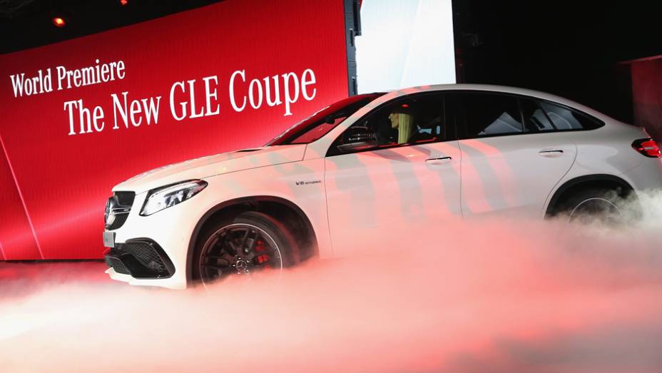 Mercedes-Benz GLE | <a href="https://beta-develop.quatrorodas.abril.com.br/noticias/saloes/detroit-2015/mercedes-divulga-oficialmente-nova-gle-820013.shtml" rel="migration">Leia mais</a> | <a href="https://beta-develop.quatrorodas.abril.com.br/galerias/saloes/detroit-2015/direto-detroit-parte-2-825561" rel="migration"></a>