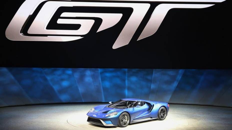 Ford GT concept | <a href="https://beta-develop.quatrorodas.abril.com.br/noticias/saloes/detroit-2015/ford-gt-concept-mostrado-detroit-824580.shtml" rel="migration">Leia mais</a> | <a href="https://beta-develop.quatrorodas.abril.com.br/galerias/saloes/detroit-2015/direto-detroit-parte-2-825561.shtml" rel="migration">V</a>
