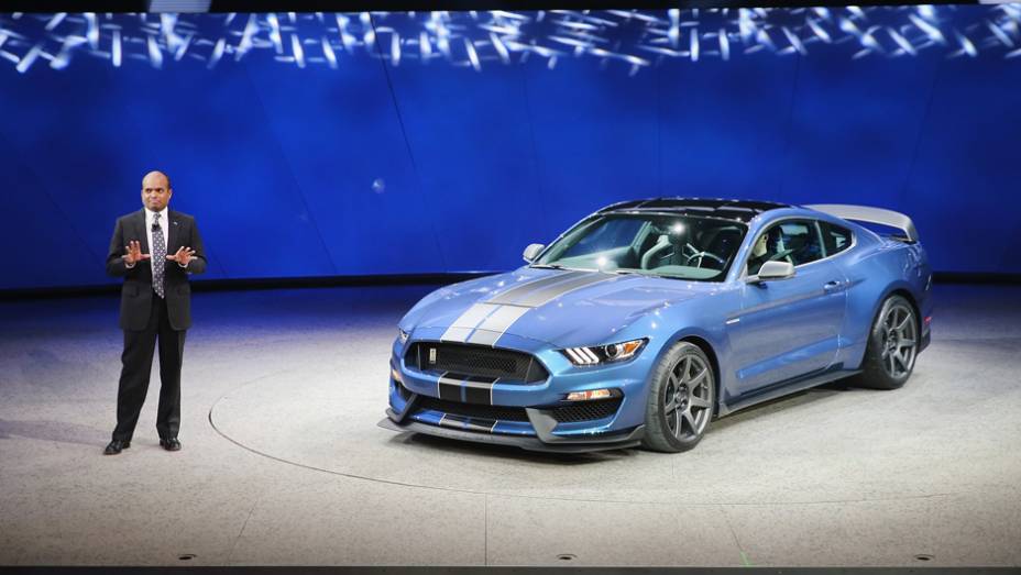 Ford Mustang Shelby GT350 R| <a href="https://beta-develop.quatrorodas.abril.com.br/noticias/saloes/detroit-2015/mustang-shelby-gt350r-lancado-pela-ford-824780.shtml" rel="migration">Leia mais</a> | <a href="https://beta-develop.quatrorodas.abril.com.br/galerias/saloes/detroit-2015/direto-detroit-pa" rel="migration"></a>