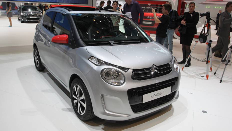 Citro&euml;n C1 | <a href="https://beta-develop.quatrorodas.abril.com.br/noticias/saloes/genebra-2014/citroen-mostra-novo-c1-774393.shtml" rel="migration">Leia mais</a>| <a href="https://beta-develop.quatrorodas.abril.com.br/galerias/saloes/genebra/2014/direto-genebra-parte-2-775719.shtml" rel="migration">Veja mais: Dire</a>