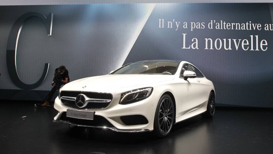 Mercedes-Benz Classe S Coupé | <a href="https://beta-develop.quatrorodas.abril.com.br/noticias/saloes/genebra-2014/mercedes-benz-apresenta-classe-s-coupe-772971.shtml" rel="migration">Leia mais</a>| <a href="https://beta-develop.quatrorodas.abril.com.br/galerias/saloes/genebra/2014/direto-genebra-par" rel="migration"></a>