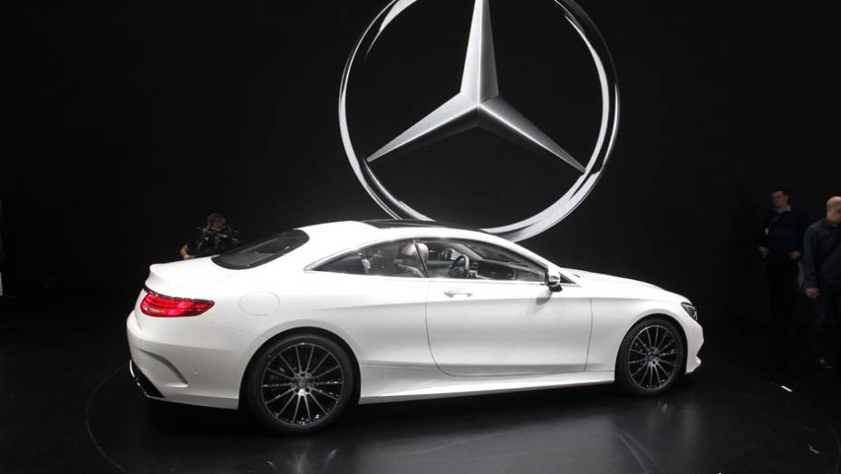 Mercedes-Benz Classe S Coup&eacute; | <a href="https://beta-develop.quatrorodas.abril.com.br/noticias/saloes/genebra-2014/mercedes-benz-apresenta-classe-s-coupe-772971.shtml" rel="migration">Leia mais</a>| <a href="https://beta-develop.quatrorodas.abril.com.br/galerias/saloes/genebra/2014/direto-genebra-par" rel="migration"></a>