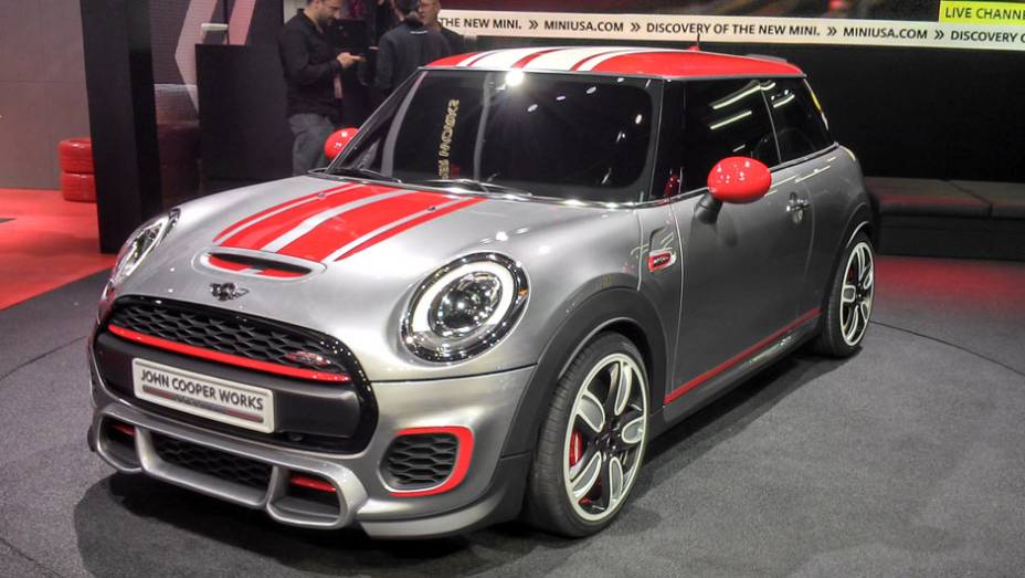 MINI John Cooper Works: ainda um carro-conceito, a vers&atilde;o endiabrada do novo Mini passar&aacute; facilmente dos 200 cv