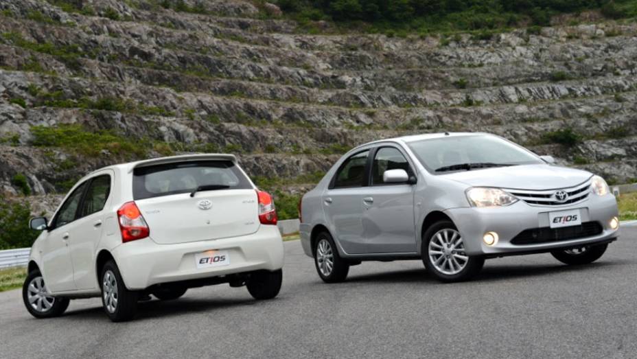 Eis o Etios, o primeiro popular da Toyota a ser vendido no mercado brasileiro | <a href="https://beta-develop.quatrorodas.abril.com.br/salao-do-automovel/2012/carros/toyota-etios-703992.shtml" rel="migration">Leia mais</a>