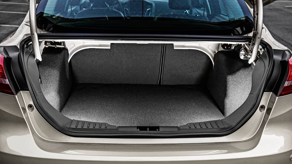Porta-malas manteve os 421 litros de capacidade, abaixo da média dos concorrentes | <a href="https://beta-develop.quatrorodas.abril.com.br/carros/impressoes/ford-focus-fastback-889520.shtml" rel="migration">Leia mais</a> Porta-malas manteve os 421 litros de capacidade, abaixo da média dos concorrentes | <a href="https://beta-develop.quatrorodas.abril.com.br/carros/impressoes/ford-focus-fastback-889520.shtml" rel="migration">Leia mais</a>