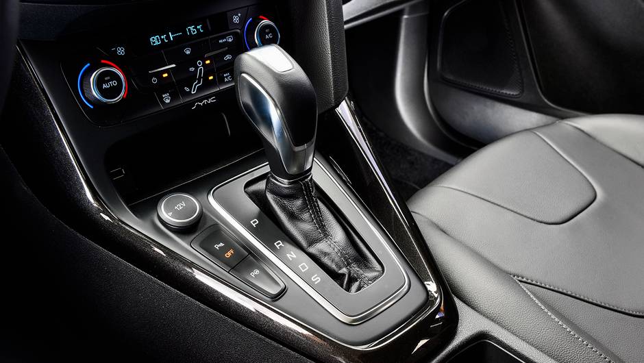 Câmbio automatizado de dupla embreagem tem trocas rápidas e suaves; a partir da versão Titanium, motorista pode trocar marchas no volante | <a href="https://beta-develop.quatrorodas.abril.com.br/carros/impressoes/ford-focus-fastback-889520.shtml" rel="migration">Leia mais</a> Câmbio automatizado de dupla embreagem tem trocas rápidas e suaves; a partir da versão Titanium, motorista pode trocar marchas no volante | <a href="https://beta-develop.quatrorodas.abril.com.br/carros/impressoes/ford-focus-fastback-889520.shtml" rel="migration">Leia mais</a>