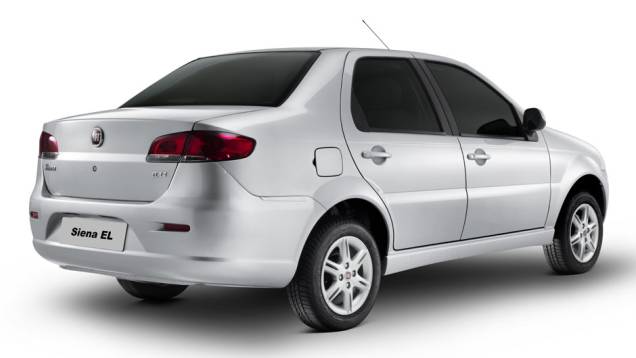Se a frente mudou, nenhum dos carros teve altera&ccedil;&otilde;es significativas na parte de tr&aacute;s | <a href="https://beta-develop.quatrorodas.abril.com.br/carros/lancamentos/fiat-palio-weekend-siena-strada-2013-688581.shtml" rel="migration">Leia mais</a>