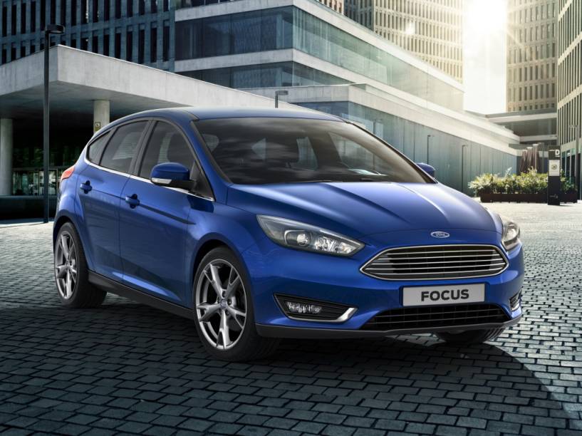 <strong>Ford Focus/Focus Fastback &ndash;</strong>&nbsp;Com foco em custo-benef&iacute;cio (o que se perdeu ao longo do tempo), a linha Focus ganhou cara nova. <a href="https://beta-develop.quatrorodas.abril.com.br/materia/ford-focus-fastback-889520" rel="Para o sed&atilde;" target="_blank">Para o sed&atilde;</a>, a principal novidade foi a ado&ccedil;&atilde;o do &ldquo;sobrenome&rdquo; Fastback.&nbsp;