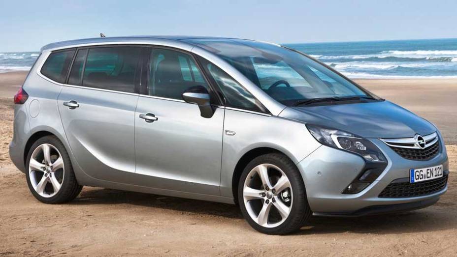Zafira conta, agora, com a segunda fila de bancos com tr&ecirc;s assentos individuais