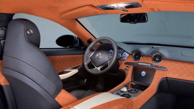 Equipado com motor 2.0 l a gasolina, desenvolve 260 cv de pot&ecirc;ncia
