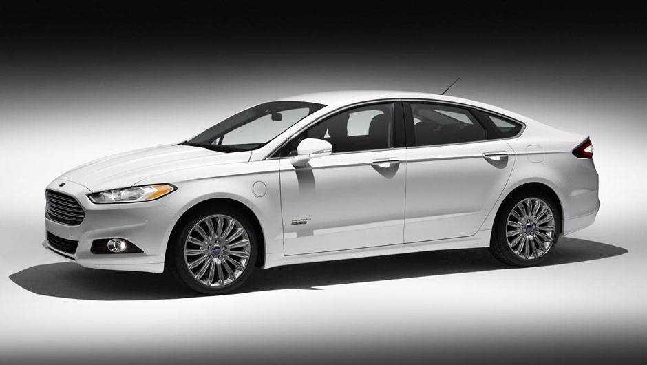 A versão híbrida agora usa baterias de íon-lítio | <a href="https://beta-develop.quatrorodas.abril.com.br/salao-do-automovel/2012/carros/fusion-706006.shtml" rel="migration">Leia mais</a> A versão híbrida agora usa baterias de íon-lítio | <a href="https://beta-develop.quatrorodas.abril.com.br/salao-do-automovel/2012/carros/fusion-706006.shtml" rel="migration">Leia mais</a>