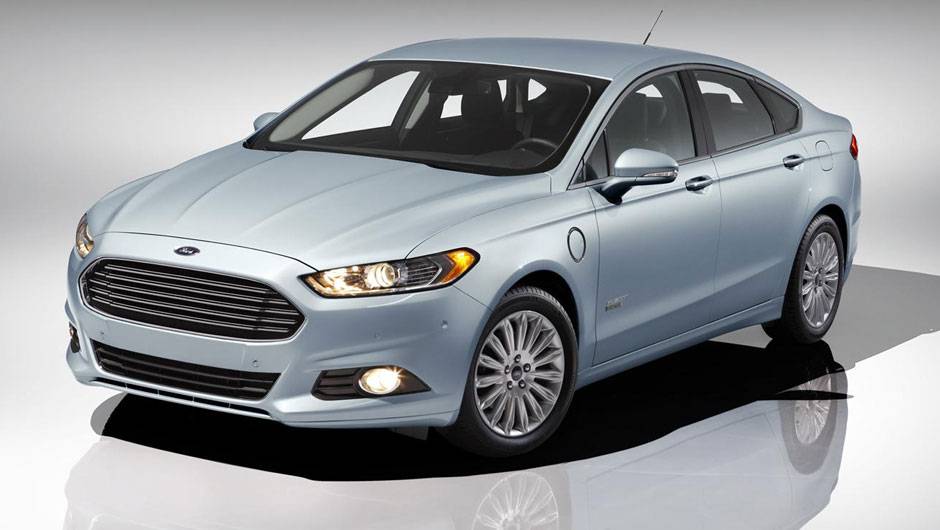 A grande novidade é o Fusion Energi, um sedã híbrido do tipo plug-in | <a href="https://beta-develop.quatrorodas.abril.com.br/salao-do-automovel/2012/carros/fusion-706006.shtml" rel="migration">Leia mais</a> A grande novidade é o Fusion Energi, um sedã híbrido do tipo plug-in | <a href="https://beta-develop.quatrorodas.abril.com.br/salao-do-automovel/2012/carros/fusion-706006.shtml" rel="migration">Leia mais</a>