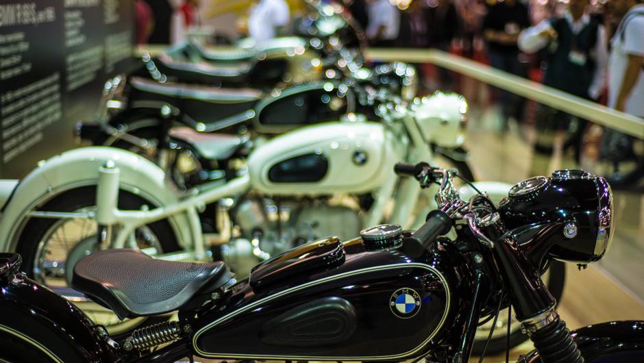 Estande da BMW no Salão Duas Rodas 2013 | <a href="https://beta-develop.quatrorodas.abril.com.br/moto/noticias/bmw-mostra-f-800-gs-adventure-c-600-sport-756437.shtml" rel="migration">Leia mais</a> Estande da BMW no Salão Duas Rodas 2013 | <a href="https://beta-develop.quatrorodas.abril.com.br/moto/noticias/bmw-mostra-f-800-gs-adventure-c-600-sport-756437.shtml" rel="migration">Leia mais</a>
