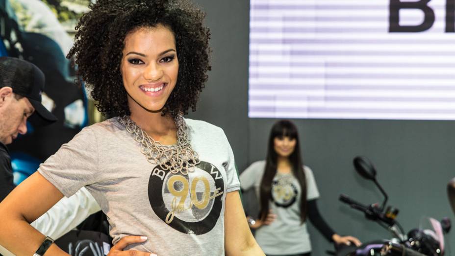 Garotas do Sal&atilde;o Duas Rodas | <a href="https://beta-develop.quatrorodas.abril.com.br/moto/galerias/garotas/garotas-salao-duas-rodas-parte-2-756601.shtml" rel="migration">Veja a segunda galeria das gatas do Sal&atilde;o Duas Rodas</a>
