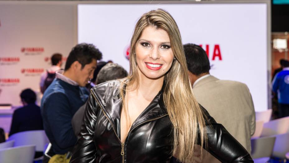 Garotas do Sal&atilde;o Duas Rodas | <a href="https://beta-develop.quatrorodas.abril.com.br/moto/galerias/garotas/garotas-salao-duas-rodas-parte-1-756458.shtml" rel="migration">Veja a primeira galeria das gatas do Sal&atilde;o Duas Rodas</a>