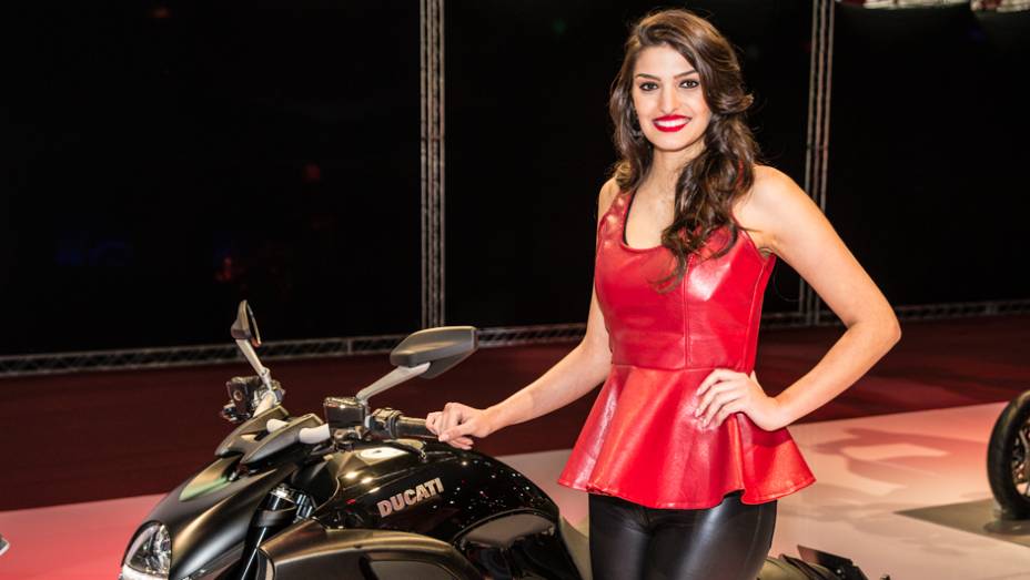 Garotas do Sal&atilde;o Duas Rodas | <a href="https://beta-develop.quatrorodas.abril.com.br/moto/galerias/garotas/garotas-salao-duas-rodas-parte-1-756458.shtml" rel="migration">Veja a primeira galeria das gatas do Sal&atilde;o Duas Rodas</a>