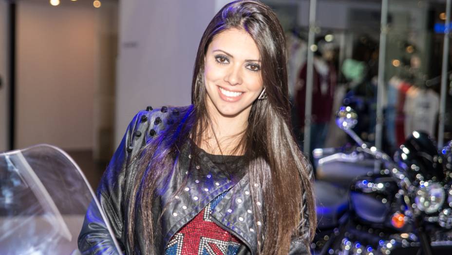 Garotas do Sal&atilde;o Duas Rodas | <a href="https://beta-develop.quatrorodas.abril.com.br/moto/galerias/garotas/garotas-salao-duas-rodas-parte-1-756458.shtml" rel="migration">Veja a primeira galeria das gatas do Sal&atilde;o Duas Rodas</a>