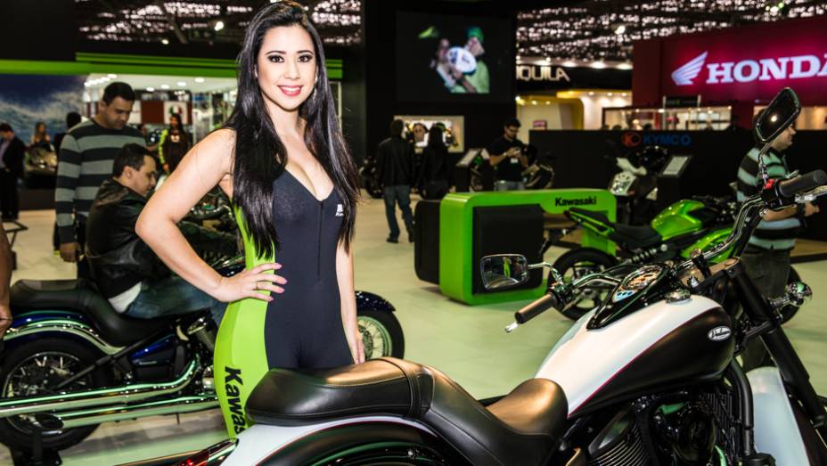 Garotas do Sal&atilde;o Duas Rodas | <a href="https://beta-develop.quatrorodas.abril.com.br/moto/galerias/garotas/garotas-salao-duas-rodas-parte-1-756458.shtml" rel="migration">Veja a primeira galeria das gatas do Sal&atilde;o Duas Rodas</a>