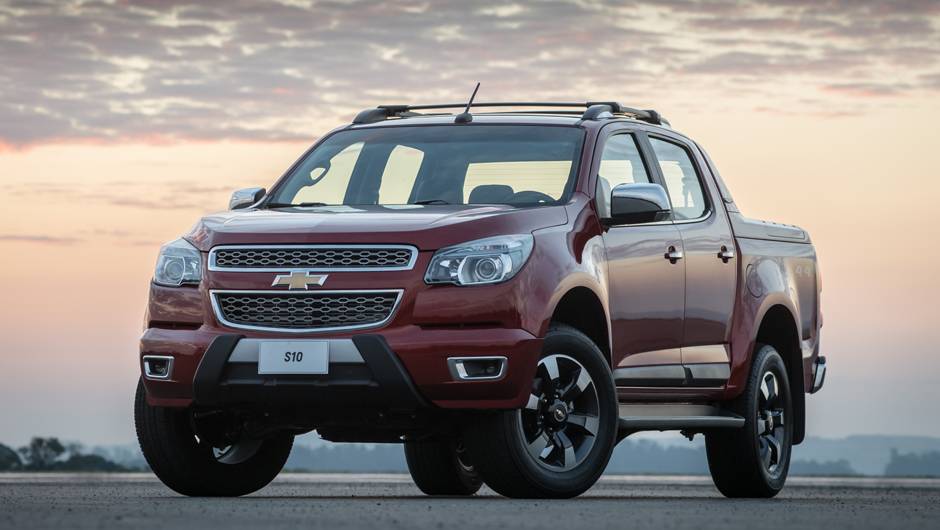High Country é a nova versão topo de linha. O nome é tradicional na linha de picapes norte-americana - <a href="https://beta-develop.quatrorodas.abril.com.br/carros/impressoes/chevrolet-s10-high-country-885162.shtml" rel="migration">Leia mais</a> High Country é a nova versão topo de linha. O nome é tradicional na linha de picapes norte-americana - <a href="https://beta-develop.quatrorodas.abril.com.br/carros/impressoes/chevrolet-s10-high-country-885162.shtml" rel="migration">Leia mais</a>