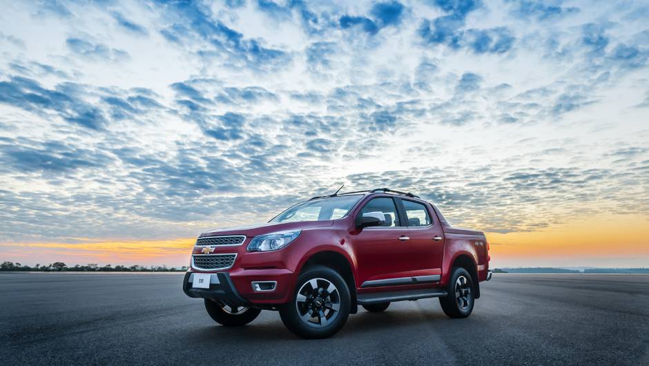 Modelo usa motor 2.8 turbodiesel, câmbio automático de seis marchas e tem tração 4x4 - <a href="https://beta-develop.quatrorodas.abril.com.br/carros/impressoes/chevrolet-s10-high-country-885162.shtml" rel="migration">Leia mais</a> Modelo usa motor 2.8 turbodiesel, câmbio automático de seis marchas e tem tração 4x4 - <a href="https://beta-develop.quatrorodas.abril.com.br/carros/impressoes/chevrolet-s10-high-country-885162.shtml" rel="migration">Leia mais</a>