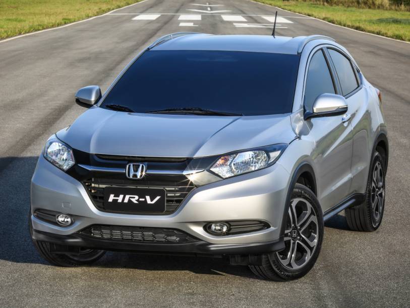 <strong>Honda HR-V –</strong> Um dos lançamentos mais importantes do ano, <a href="https://beta-develop.quatrorodas.abril.com.br/materia/honda-hr-v-exl-848201" rel="o HR-V tornou-se o líder do segmento" target="_blank">o HR-V tornou-se o líder do segmento</a> em 2015, à frente do também novato Jeep Renegade e dos veteranos EcoSport e Duster. 