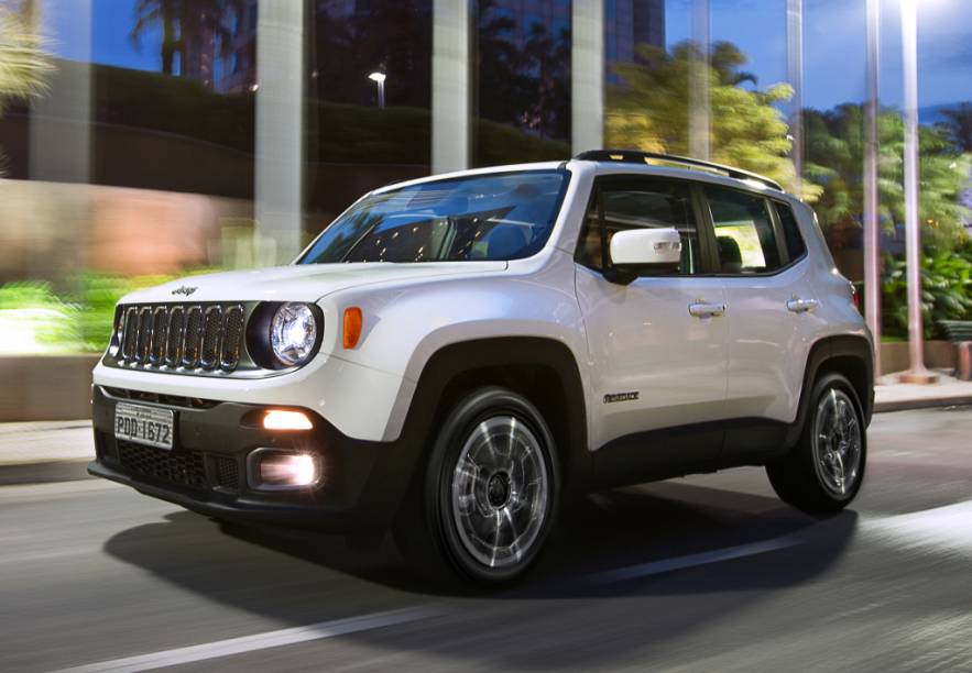 <strong>Jeep Renegade &ndash;</strong>&nbsp;O<a href="https://beta-develop.quatrorodas.abril.com.br/materia/jeep-renegade-longitude-1-8-flex-867961/" rel="o Renegade" target="_blank">&nbsp;Renegade</a>&nbsp;protagonizou uma das estreias mais importantes do Brasil em 2015. Fabricado em Pernambuco, &eacute; o &uacute;nico da categoria com op&ccedil;&atilde;o de motor diesel (2.0 turbo de 170 cv).&nbsp;