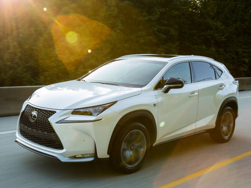 <strong>Lexus NX</strong> – Concorrente direto do “queridinho” Range Rover Evoque, <a href="https://beta-develop.quatrorodas.abril.com.br/materia/lexus-lanca-nx-200t-brasil-846698" rel="o NX tem design ousado" target="_blank">o NX tem design ousado</a>. Foi lançado no Brasil em duas versões diferentes, sempre equipadas com motor 2.0 turbo de 238 cv. 