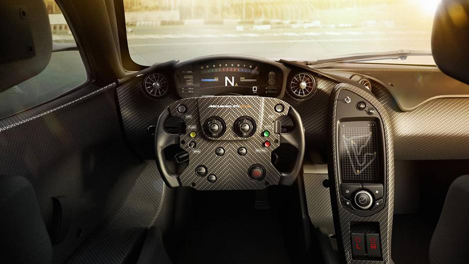 Volante &eacute; o mesmo utilizado no MP4-23, carro deu o t&iacute;tulo mundial a Lewis Hamilton em 2008 | <a href="https://beta-develop.quatrorodas.abril.com.br/noticias/fabricantes/mclaren-revela-gtr-p1-volante-f1-807366.shtml" rel="migration">Leia mais</a>