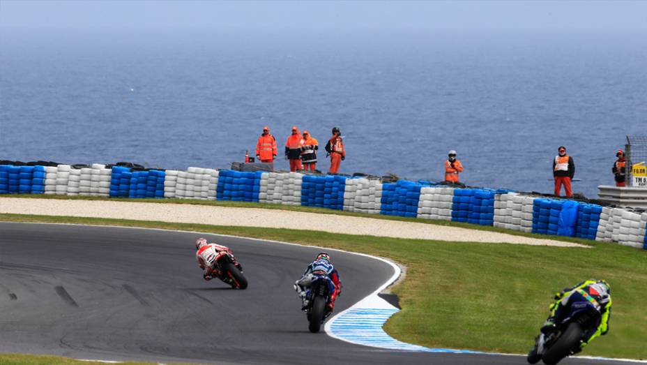 MotoGP 2014 em Phillip Island, Austrália | <a href="https://beta-develop.quatrorodas.abril.com.br/moto/noticias/motogp-valentino-rossi-vence-etapa-phillip-island-806658.shtml" rel="migration">Leia mais</a>