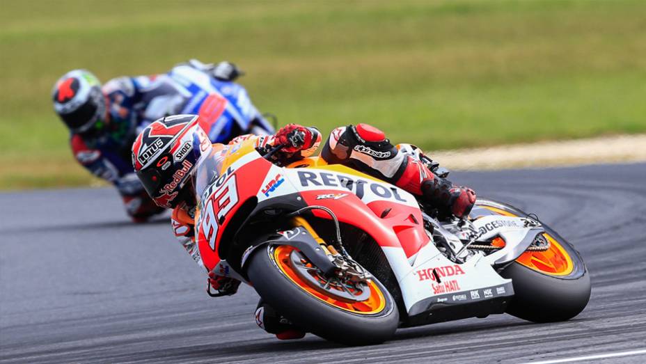 MotoGP 2014 em Phillip Island, Austrália | <a href="https://beta-develop.quatrorodas.abril.com.br/moto/noticias/motogp-valentino-rossi-vence-etapa-phillip-island-806658.shtml" rel="migration">Leia mais</a>