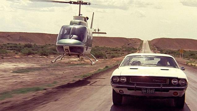 Uma aposta de entrega de um Dodge Challenger em 15 horas, indo de Colorado a São Francisco, rende os mais inusitados encontros e aventuras ao motorista Kowalski. Uma aposta de entrega de um Dodge Challenger em 15 horas, indo de Colorado a São Francisco, rende os mais inusitados encontros e aventuras ao motorista Kowalski.