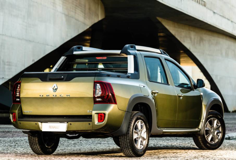 <strong>Renault Duster Oroch</strong> &ndash; A<a href="https://beta-develop.quatrorodas.abril.com.br/materia/renault-duster-oroch-dynamique-2-0-16v-913002/ " rel="a Oroch teve grande import&acirc;ncia em 2015" target="_blank">&nbsp;Oroch teve grande import&acirc;ncia em 2015</a>. Cria&ccedil;&atilde;o brasileira, a picape Duster criou um novo segmento intermedi&aacute;rio, que ser&aacute; ocupado tamb&eacute;m pela aguardada Fiat Toro.&nbsp;