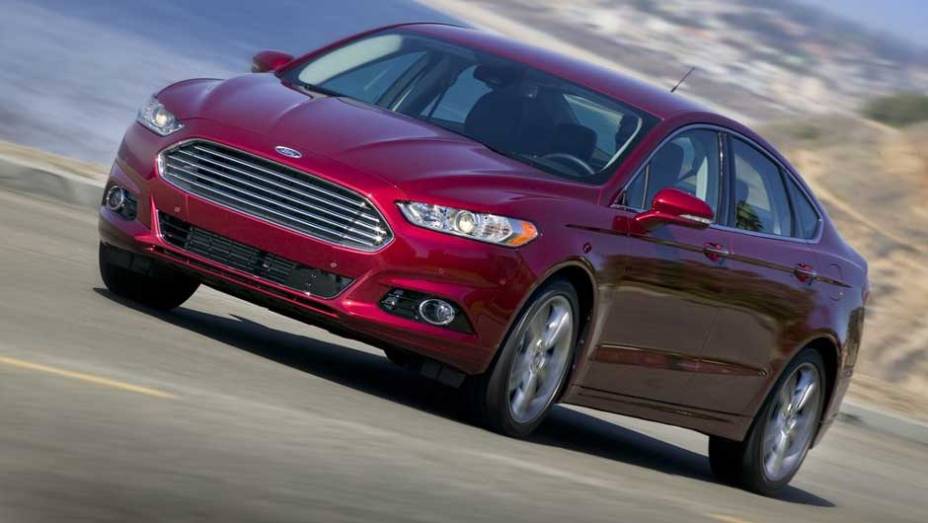 Ford Fusion: totalmente novo, o sedã virá do México com motores 2.5 flex e 2.0 Ecoboost | <a href="https://beta-develop.quatrorodas.abril.com.br/salao-do-automovel/2012/carros/fusion-704047.shtml" target="_blank" rel="migration">Leia mais</a>