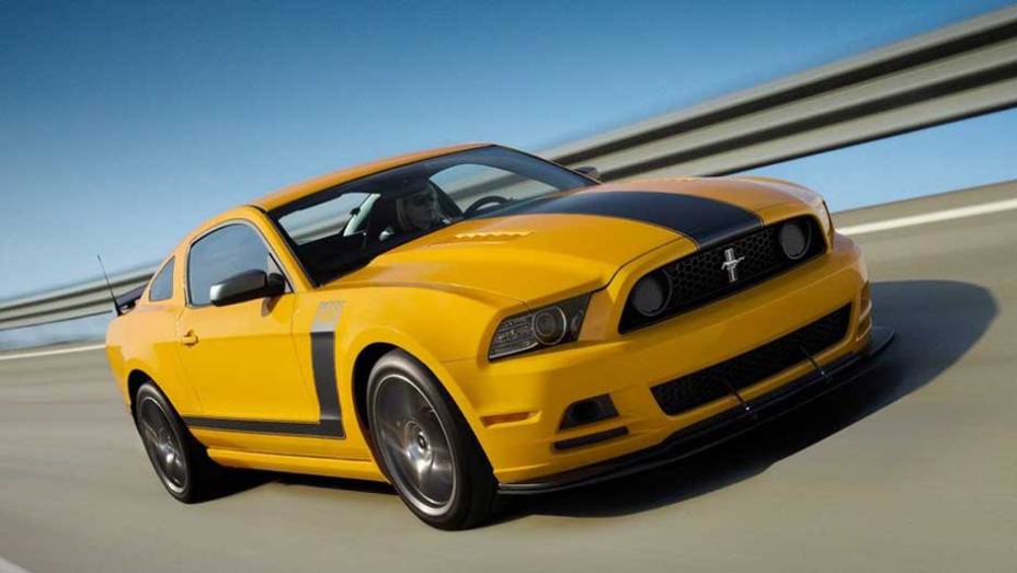 Ford Mustang Boss: a versão nervosa do cupê tem um motor 5.0 V8 com 444 cv | <a href="https://beta-develop.quatrorodas.abril.com.br/salao-do-automovel/2012/noticias/ford-tera-mustang-boss-novo-fusion-704940.shtml" target="_blank" rel="migration">Leia mais</a>