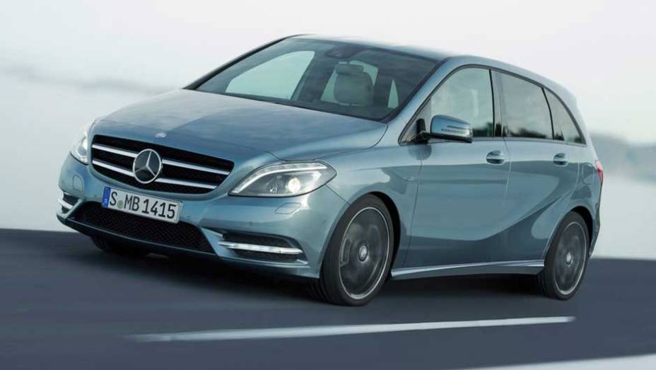 Mercedes-Benz Classe B: mais esportiva do que familiar, a minivan chega ao Brasil custando a partir de R$ 115 mil | <a href="https://beta-develop.quatrorodas.abril.com.br/salao-do-automovel/2012/carros/b180-703955.shtml" target="_blank" rel="migration">Leia mais</a>