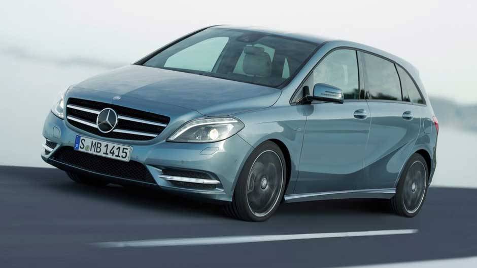 Mercedes-Benz Classe B: mais esportiva do que familiar, a minivan chega ao Brasil custando a partir de R$ 115 mil | <a href="https://beta-develop.quatrorodas.abril.com.br/salao-do-automovel/2012/carros/b180-703955.shtml" target="_blank" rel="migration">Leia mais</a> Mercedes-Benz Classe B: mais esportiva do que familiar, a minivan chega ao Brasil custando a partir de R$ 115 mil | <a href="https://beta-develop.quatrorodas.abril.com.br/salao-do-automovel/2012/carros/b180-703955.shtml" target="_blank" rel="migration">Leia mais</a>