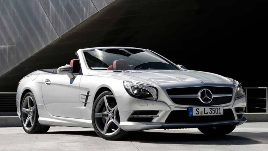 Mercedes-Benz SL: belo como sempre, o conversível será importado para o Brasil nas versões SL 500 V8 (435 cv) e SL 63 AMG (564 cv) | <a href="https://beta-develop.quatrorodas.abril.com.br/salao-do-automovel/2012/carros/mercedes-benz-sl-703938.shtml" target="_blank" rel="migration">Lei</a>