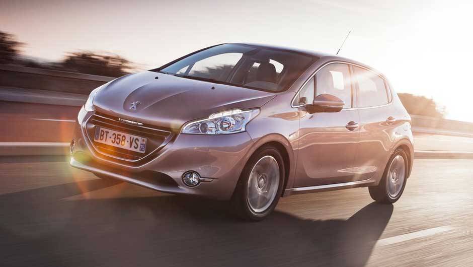 Peugeot 208: renovado, chega ao país com a missão de repetir o sucesso do 206 | <a href="https://beta-develop.quatrorodas.abril.com.br/salao-do-automovel/2012/carros/peugeot-208-703902.shtml" target="_blank" rel="migration">Leia mais</a> Peugeot 208: renovado, chega ao país com a missão de repetir o sucesso do 206 | <a href="https://beta-develop.quatrorodas.abril.com.br/salao-do-automovel/2012/carros/peugeot-208-703902.shtml" target="_blank" rel="migration">Leia mais</a>