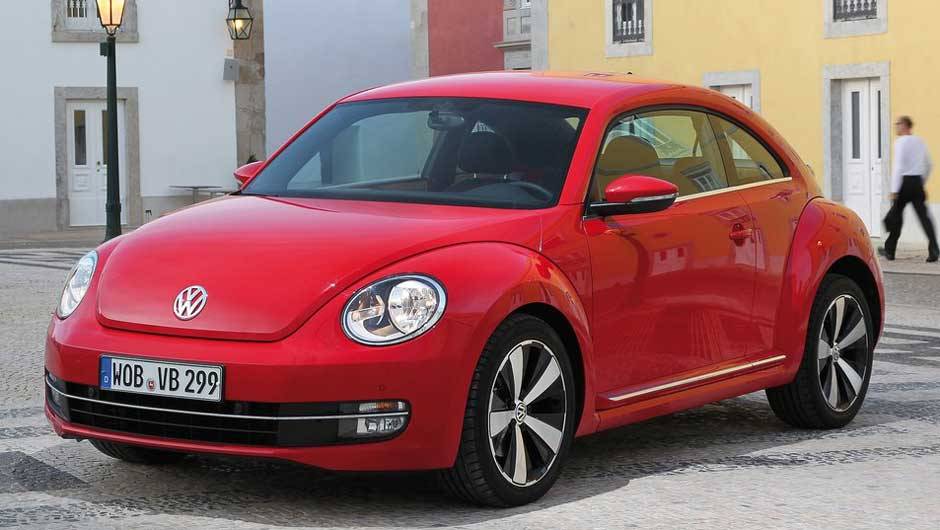 Volkswagen Fusca: chamado de Beetle nos Estados Unidos, o compacto vir&aacute; para c&aacute; com o moderno motor 2.0 turbo de 200 cv | <a href="https://beta-develop.quatrorodas.abril.com.br/salao-do-automovel/2012/carros/fusca-703948.shtml" target="_blank" rel="migration">Leia mais</a>