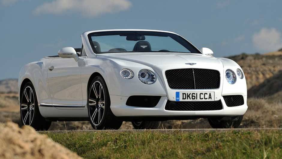 Bentley Continental GTC V8: a nova vers&atilde;o usa um motor 4.0 V8 biturbo e tamb&eacute;m &eacute; oferecida na op&ccedil;&atilde;o cup&ecirc;