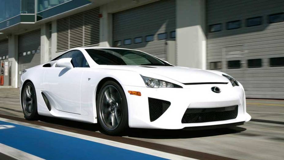 Lexus LFA: raro, o superesportivo de 560 cv terá somente uma unidade à venda no Brasil por mais de R$ 1 milhão