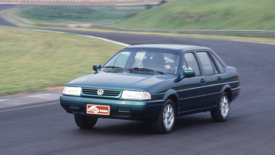 1997 - Os parachoques agora vinham 100% pintados na cor do carro. A inje&ccedil;&atilde;o eletr&ocirc;nica multiponto Bosch foi substitu&iacute;da pela da Magnetti Marelli, aprimorando consumo e desempenho