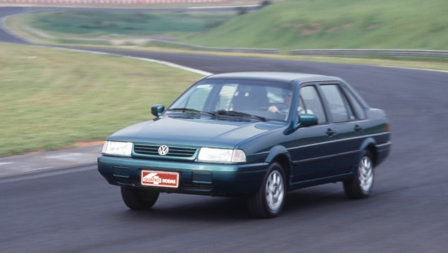 1997 - Os parachoques agora vinham 100% pintados na cor do carro. A inje&ccedil;&atilde;o eletr&ocirc;nica multiponto Bosch foi substitu&iacute;da pela da Magnetti Marelli, aprimorando consumo e desempenho