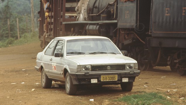 1984 - A vers&atilde;o de duas portas era exclusiva do mercado brasileiro. Ela ainda serviu de base para o conceito Tecno II, visto no Sal&atilde;o do Autom&oacute;vel, com 16 v&aacute;lvulas e inje&ccedil;&atilde;o eletr&ocirc;nica