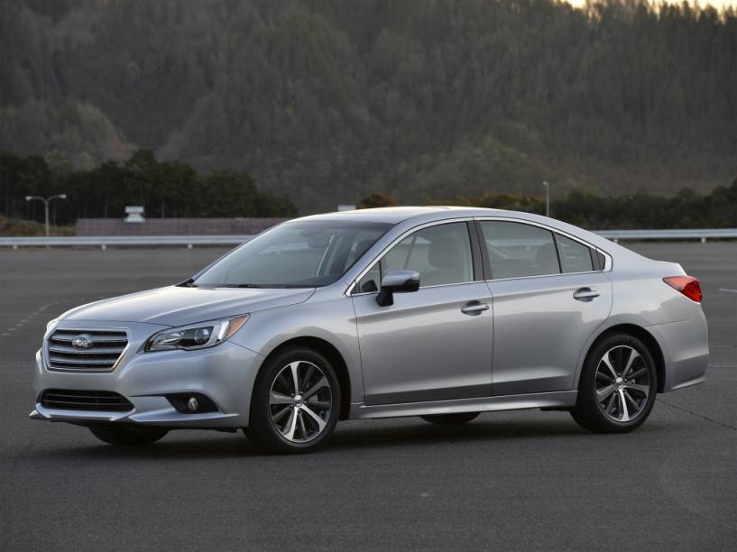 <strong>Subaru Outback/Legacy</strong> – A Subaru trouxe ao Brasil a nova geração do sedã Legacy e da perua aventureira Outback. Ambos os modelos têm motor 3.6 boxer de com 256 cv de potência e tração integral. 