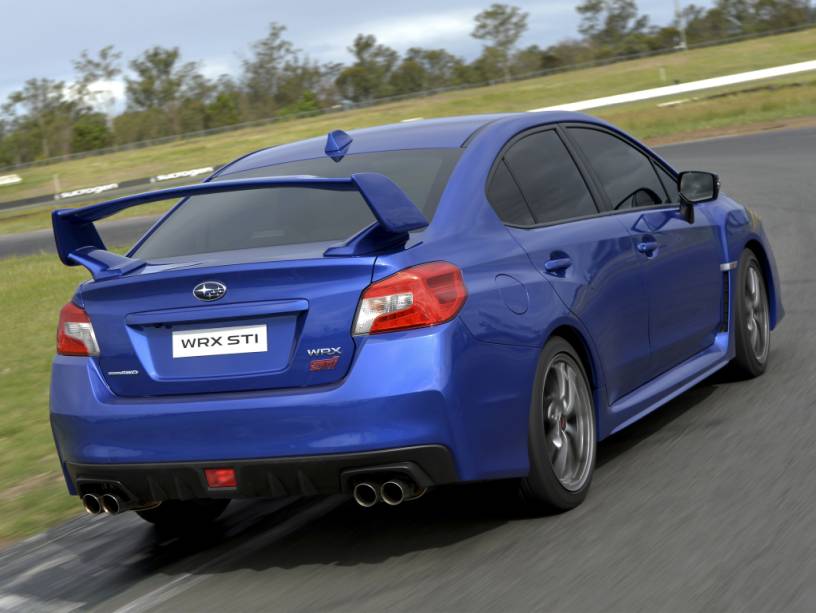 <strong>Subaru WRX/WRX STI</strong> – O sedã esportivo, que deixou de lado o nome Impreza para chama-se apenas WRX, chegou ao Brasil em duas versões: a “convencional” e <a href="https://beta-develop.quatrorodas.abril.com.br/materia/subaru-wrx-sti-x-mitsubishi-lancer-evo-x-john-easton-907181/" rel="a mais apimentada STI" target="_blank">a mais apimentada STI</a>. 