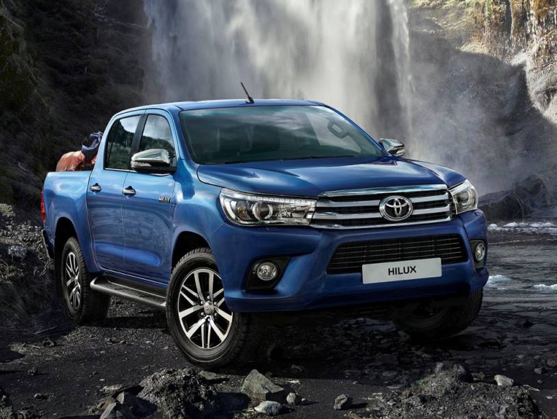 <strong>Toyota Hilux</strong> – A oitava geração da Hilux <a href="https://beta-develop.quatrorodas.abril.com.br/materia/toyota-apresenta-nova-hilux-motor-3-0-turbodiesel-precos-comecam-r-114-860-918763/" rel="chegou ao Brasil" target="_blank">chegou ao Brasil</a>. Com visual mais moderno, a picape ganhou uma nova versão topo de linha, SRX. Há ainda um inédito motor 2.8 turbodiesel de 177 cv e 42,8 mkgf. 