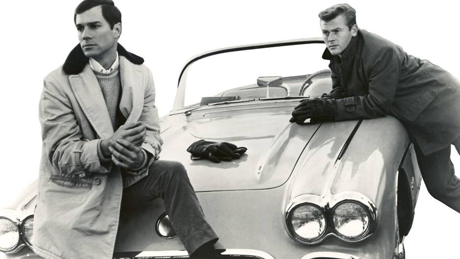 Rota 66 (1960-1964) - Viajando pelas estradas americanas e canadenses, sempre a bordo de um Corvette, dois amigos vivem aventuras existenciais interagindo com o moradores dos locais aonde chegam. Rota 66 (1960-1964) - Viajando pelas estradas americanas e canadenses, sempre a bordo de um Corvette, dois amigos vivem aventuras existenciais interagindo com o moradores dos locais aonde chegam.